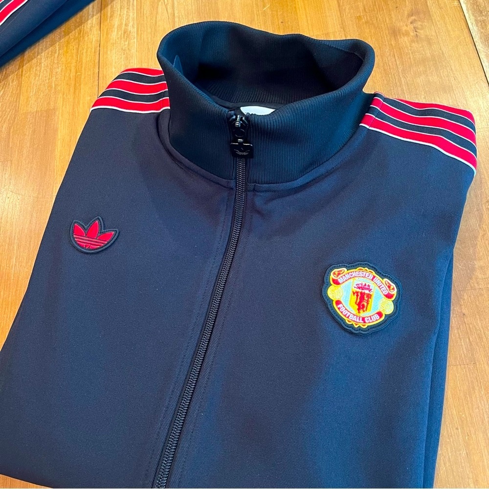 ADIDAS Manchester United Track Suit - Picture 4 of 14